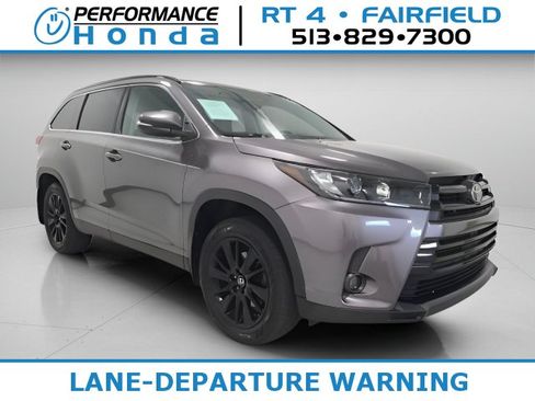 Used 2019 Toyota Highlander SE AWD/4WD image 1