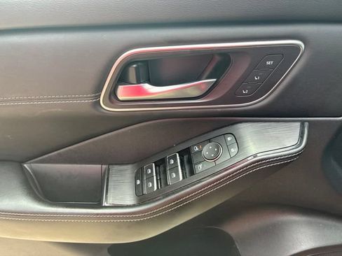 Used 2024 Nissan Rogue Platinum w/ Platinum Premium Package FWD image 21