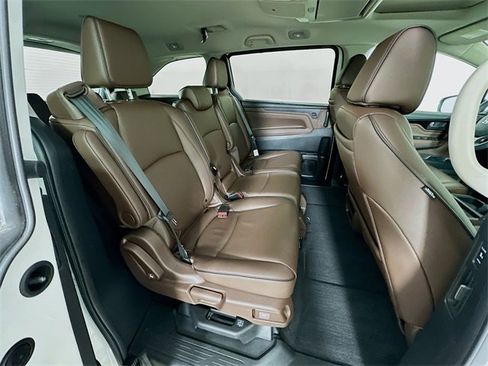 Certified 2026 Honda Odyssey Touring image 7