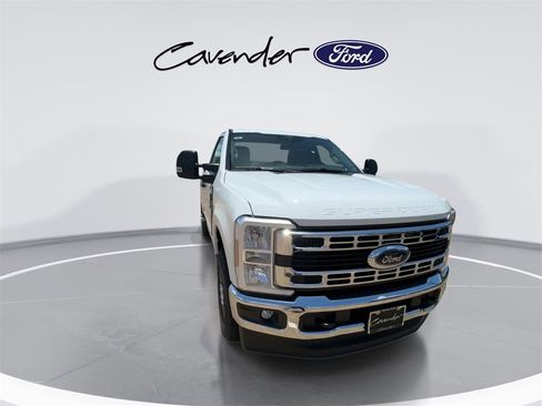 New 2025 Ford F350 XLT w/ FX4 Off-Road Package image 17