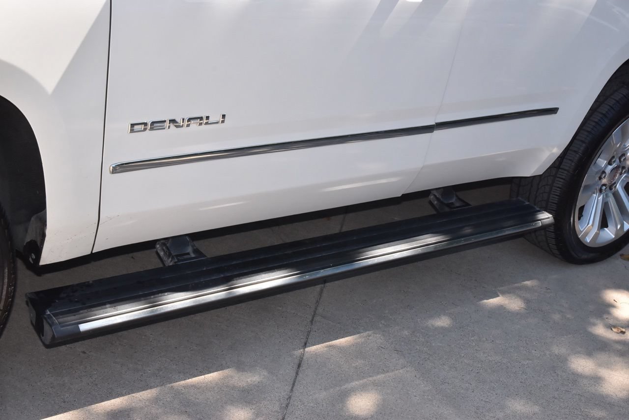 Used 2017 GMC Yukon Denali w/ Open Road Package AWD/4WD image 40