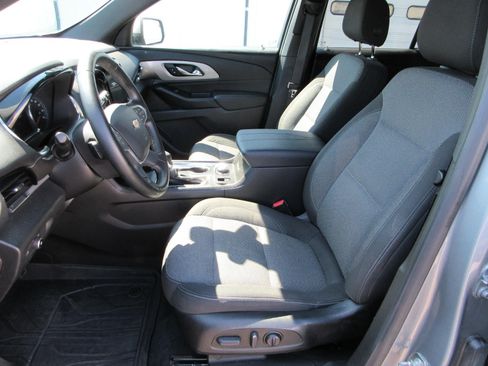 Certified 2023 Chevrolet Traverse LT w/ LPO, Floor Liner Package AWD/4WD image 9