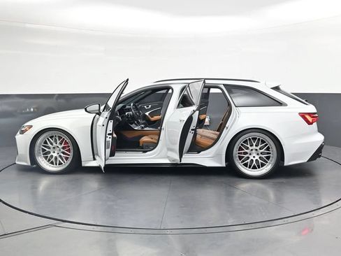 Used 2022 Audi RS 6 w/ Carbon Optic Package AWD/4WD image 35