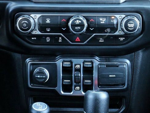 Used 2021 Jeep Wrangler Unlimited Sahara image 24