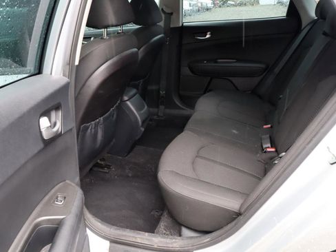 Used 2016 Kia Optima LX image 7