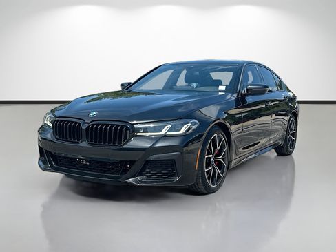 Used 2023 BMW 530i w/ M Sport Package RWD image 7
