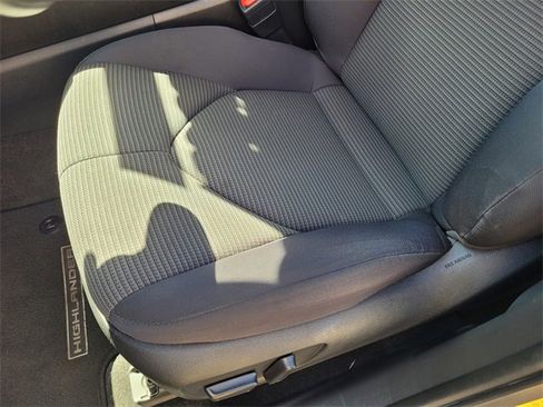 Used 2023 Toyota Highlander LE image 13