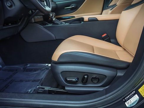 Certified 2023 Lexus ES 300h w/ Premium Package FWD image 11