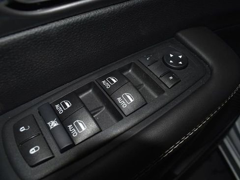 New 2026 Chrysler Pacifica Select image 13