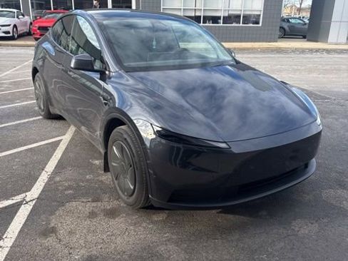 Used 2026 Tesla Model Y 2WD image 1