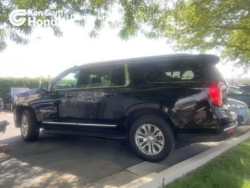 Used 2023 GMC Yukon XL Denali AWD/4WD image 1