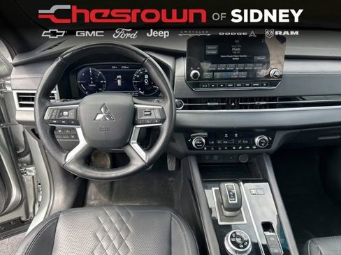 Used 2025 Mitsubishi Outlander 4WD Plug-In Hybrid image 36