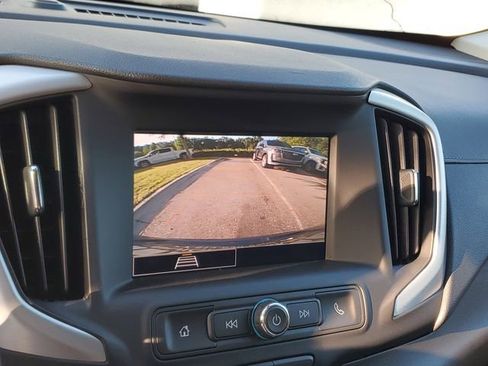 Used 2024 GMC Terrain SLE w/ Driver Convenience Package FWD image 21