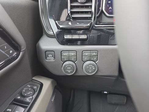 New 2026 Chevrolet Silverado 1500 ZR2 image 16