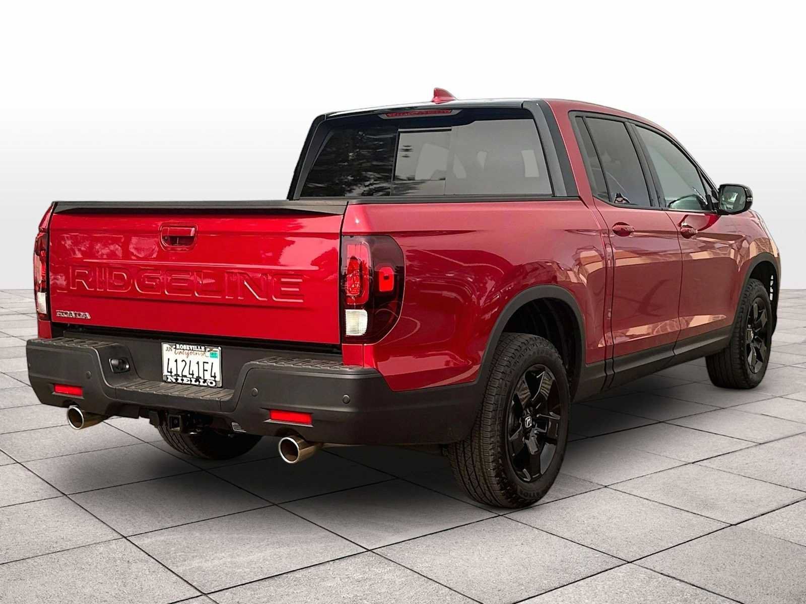 Used 2025 Honda Ridgeline Black Edition image 14