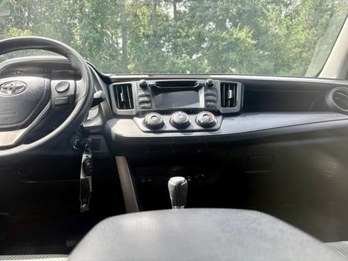 Used 2016 Toyota RAV4 LE FWD image 26