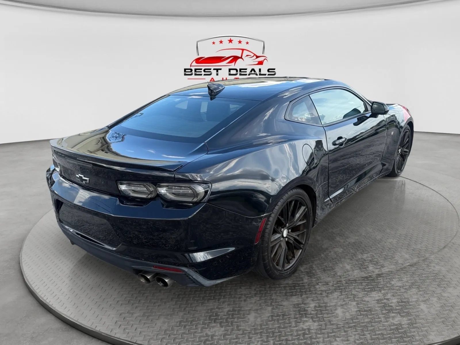 Used 2019 Chevrolet Camaro LT w/ RS Package RWD image 5