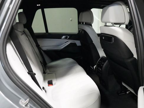 Used 2024 BMW X5 xDrive40i w/ M Sport Package image 10