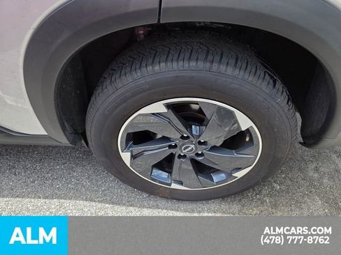 Used 2025 Nissan Rogue SV FWD image 24