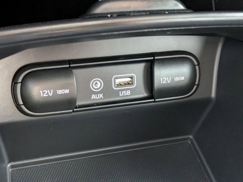 Used 2018 Kia Sorento LX image 19