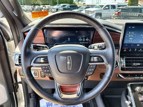 Used 2023 Lincoln Navigator L Reserve AWD/4WD image 10