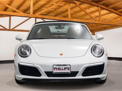 Used 2019 Porsche 911 Targa 4 AWD/4WD image 3