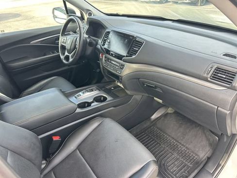 Certified 2025 Honda Ridgeline RTL image 37