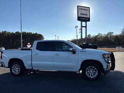 Used 2021 Chevrolet Silverado 1500 LT image 2
