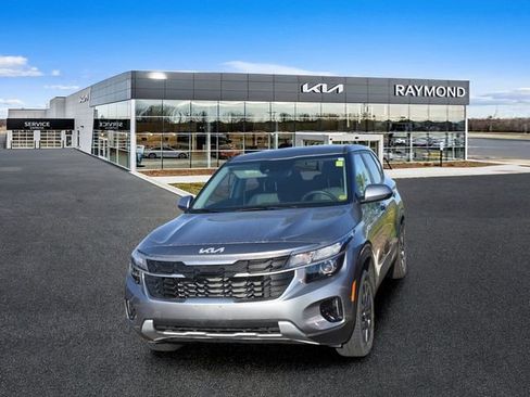 Used 2024 Kia Seltos LX AWD/4WD image 7