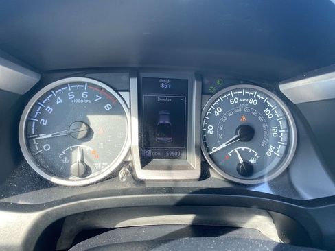 Used 2018 Toyota Tacoma SR5 image 20