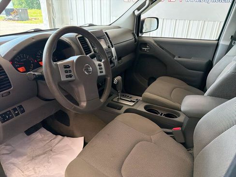 Used 2015 Nissan Frontier SV AWD/4WD image 11