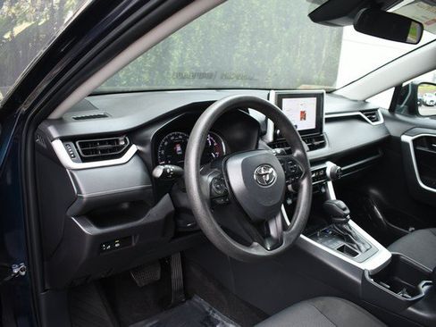 Used 2025 Toyota RAV4 XLE AWD/4WD image 14