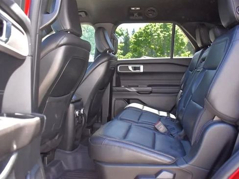 Used 2020 Ford Explorer XLT w/ Equipment Group 202A AWD/4WD image 29