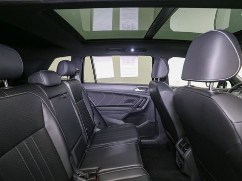 Certified 2024 Volkswagen Tiguan SE R-Line AWD/4WD image 28