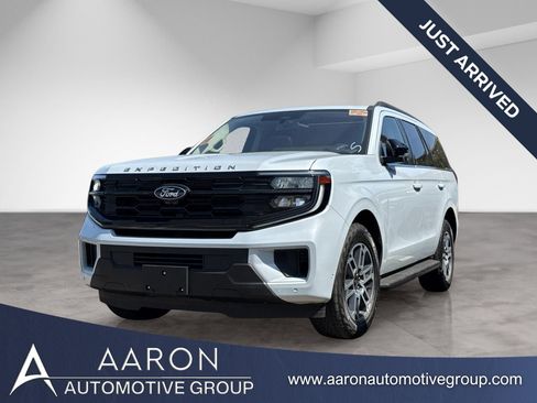 Used 2025 Ford Expedition Active AWD/4WD image 1