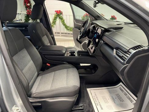 Used 2025 GMC Acadia Elevation image 32