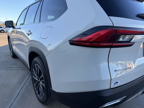 Certified 2024 Toyota Grand Highlander AWD Hybrid image 12