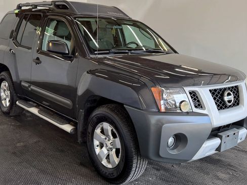 Used 2011 Nissan Xterra S w/ 4X4 Value Package image 2