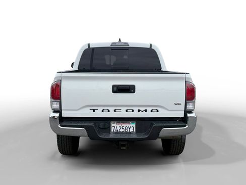 Used 2022 Toyota Tacoma TRD Off-Road image 4