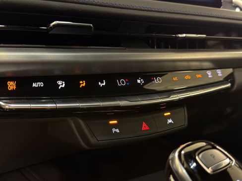 Certified 2025 Cadillac XT4 Sport FWD image 22