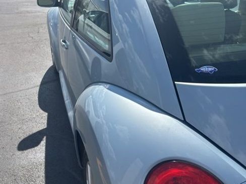 Used 2010 Volkswagen Beetle Coupe image 38