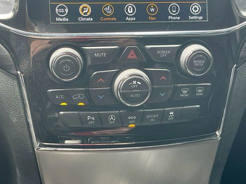 Used 2022 Jeep Grand Cherokee Laredo X AWD/4WD image 16
