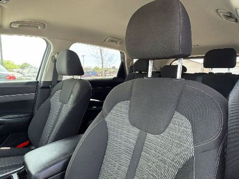 Used 2021 Kia Sorento LX image 19