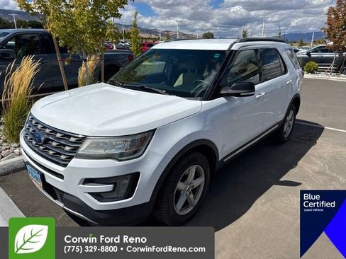 Used 2017 Ford Explorer XLT w/ Equipment Group 201A AWD/4WD image 3