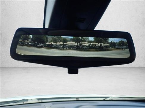 Used 2021 Chevrolet Traverse LT w/ LT Premium Package AWD/4WD image 23