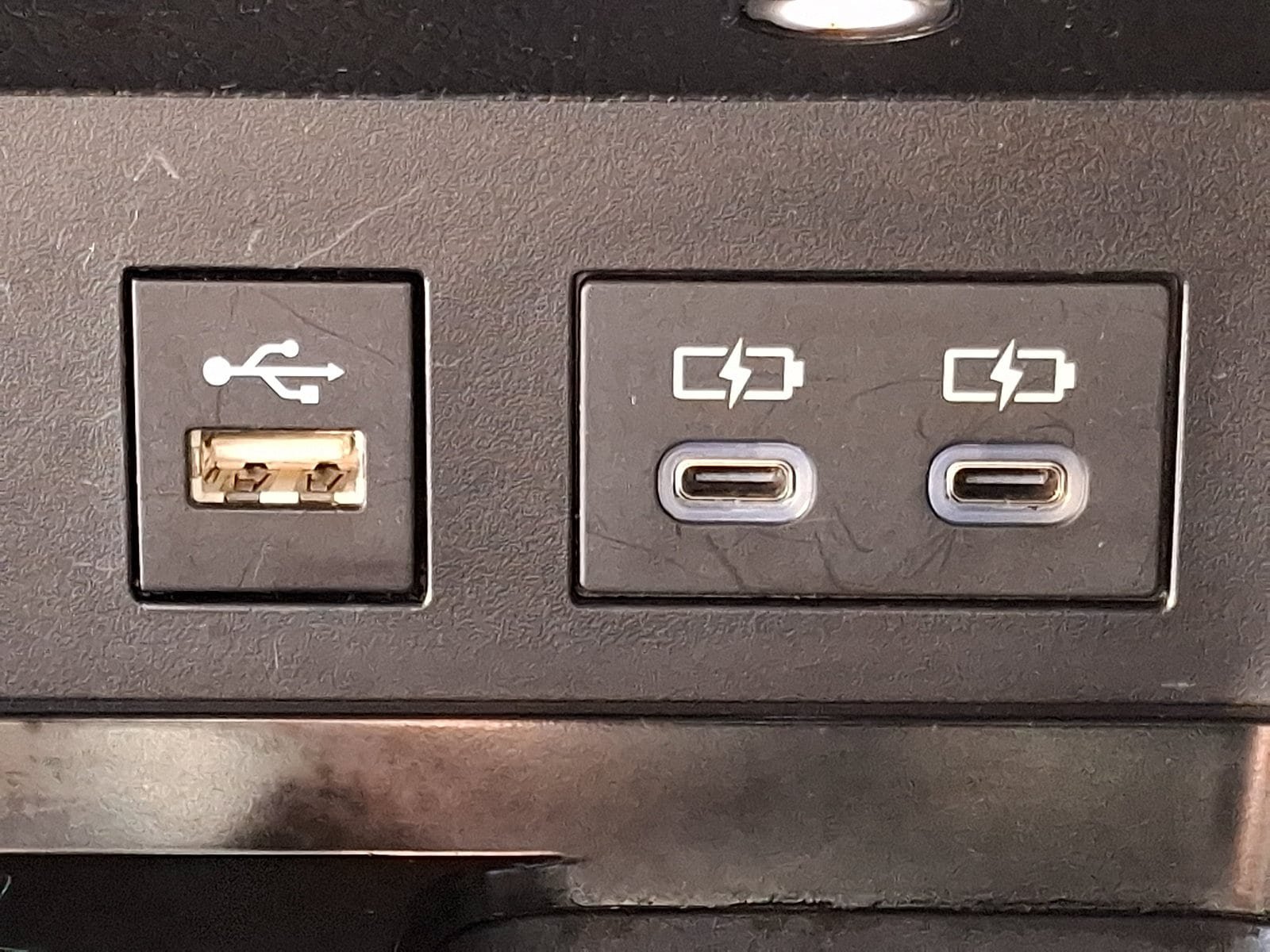 Certified 2025 Toyota Camry SE FWD image 25