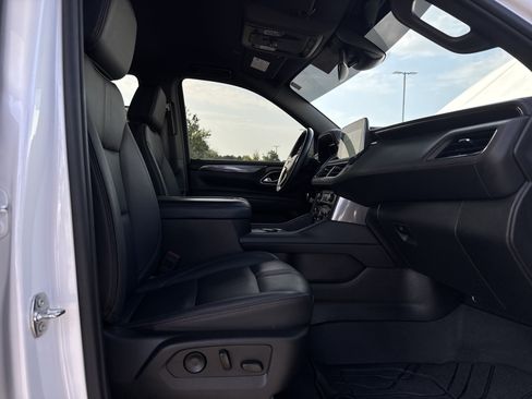 Used 2024 Chevrolet Tahoe RST w/ Luxury Package AWD/4WD image 33