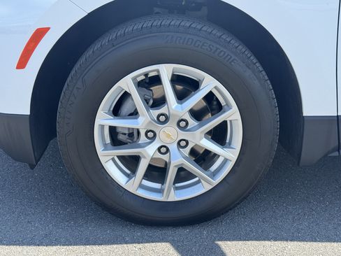 Used 2024 Chevrolet Equinox LT AWD/4WD image 11