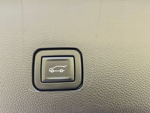 Certified 2023 Chevrolet Traverse RS AWD/4WD image 22