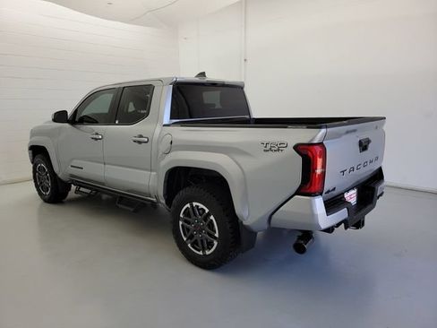 Used 2024 Toyota Tacoma TRD Sport AWD/4WD image 7